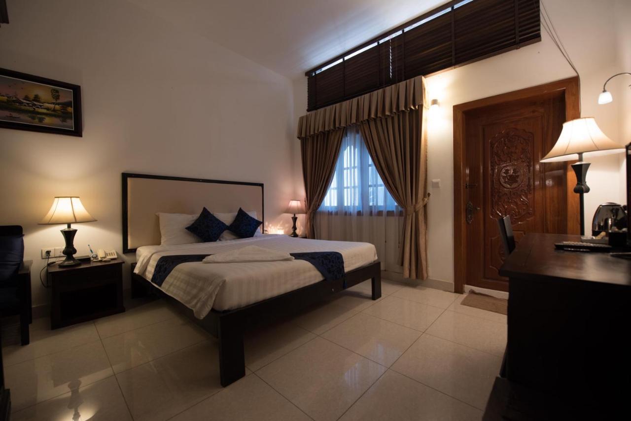 Homesyn Hotel Phnom Penh Exteriör bild